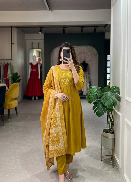 Antra Bamboo Cotton Embroidered Set