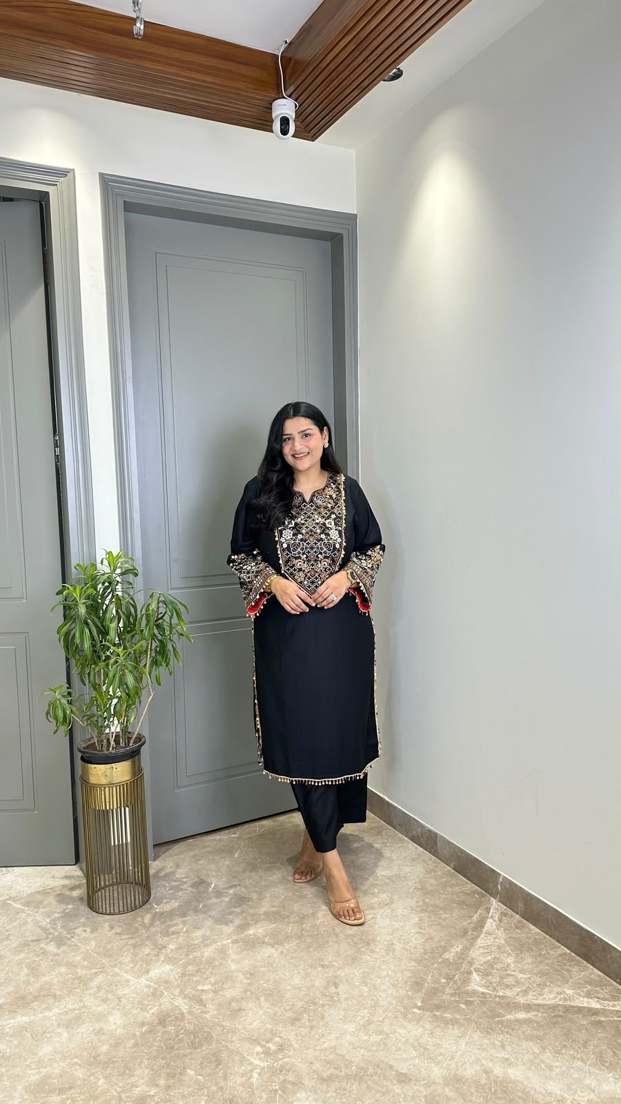 Elegant Embroidered Kurti Pant Set