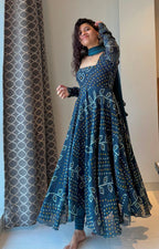 Elegant Georgette Printed Suit Set