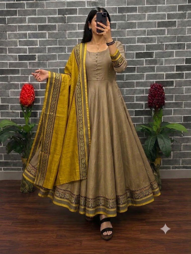 Elegant Vichitra Silk Anarkali